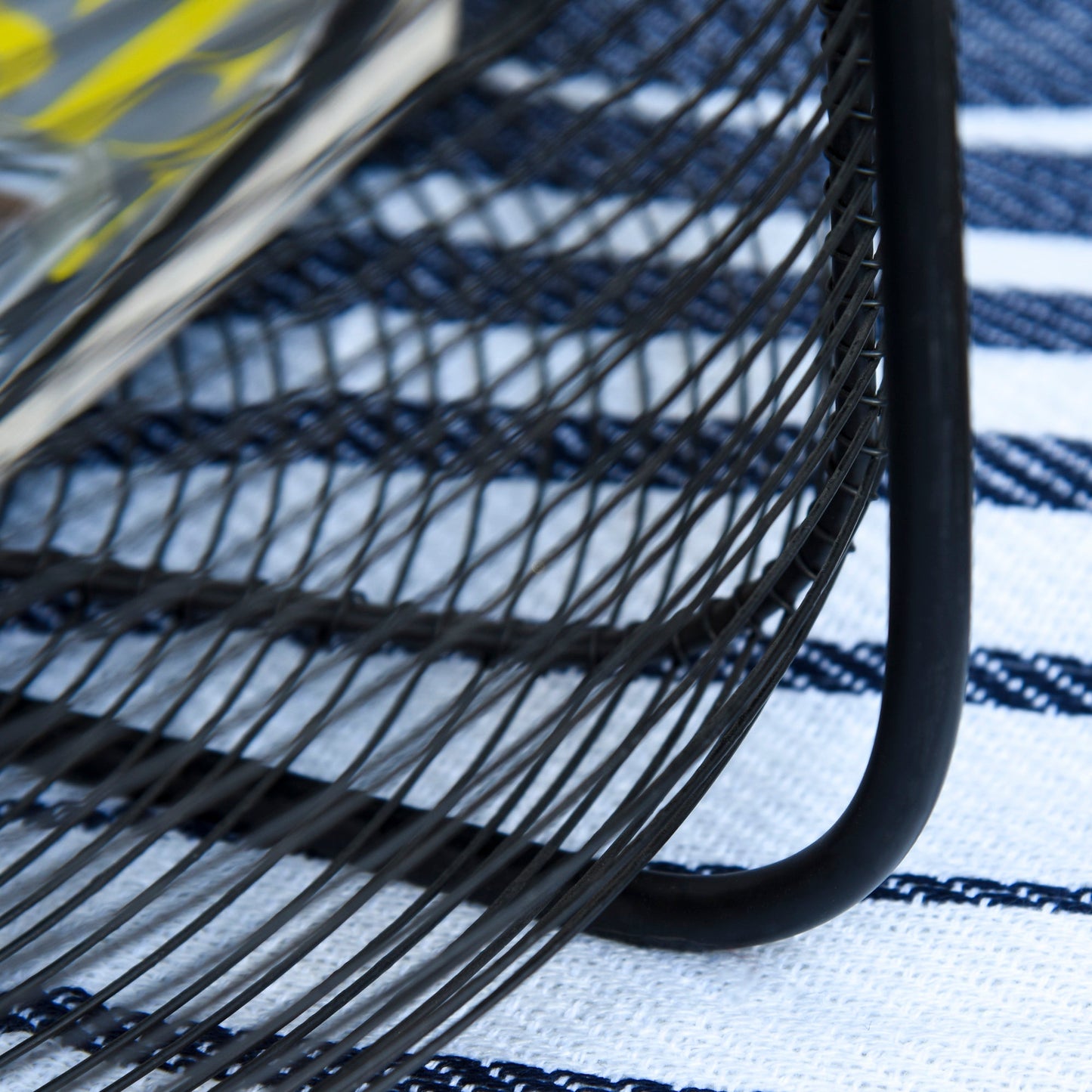 Set of 2 Metal Garden Coffee Tables with Baskets, Industrial Style Outdoor Furniture in Black