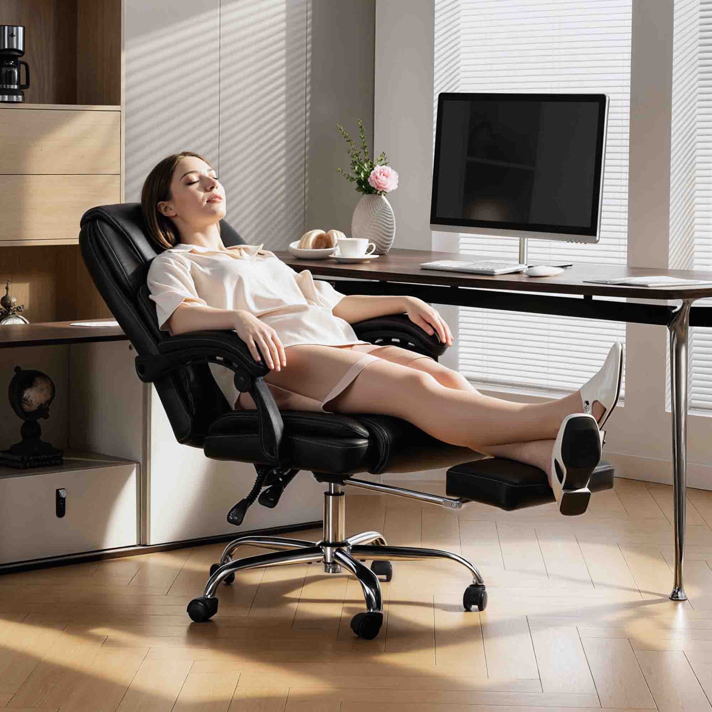 Reclining Office Chair with Pull-Out Footrest, PU Leather, 120 kg Capacity, Black