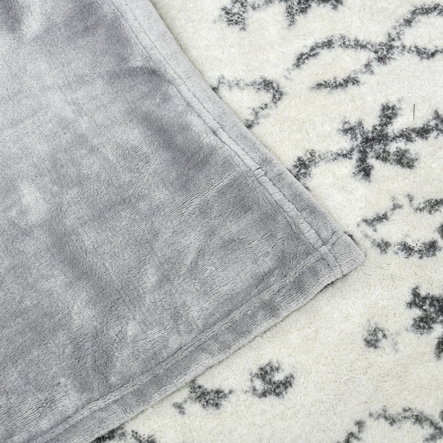 Flannel Blanket in Grey