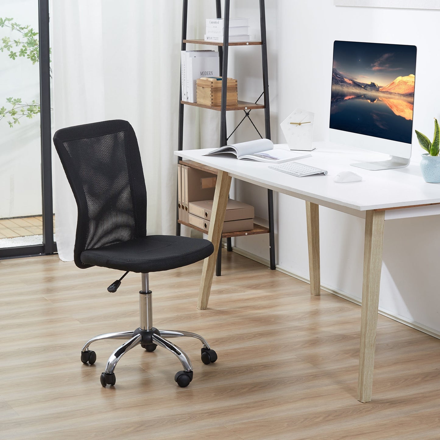 Ergonomic Office Chair Without Armrests, Breathable Mesh Fabric, Adjustable Height and 5 Wheels, 43x58x90-100cm, Black