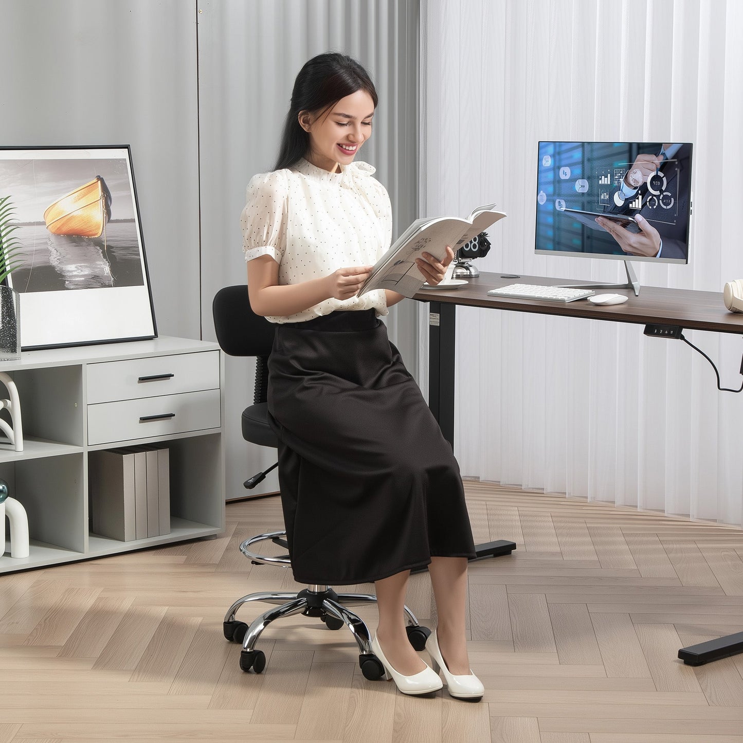 Height-Adjustable Swivel Chair with Footrest, in Steel, Faux Leather and Foam, 52x52x78-92 cm, Black