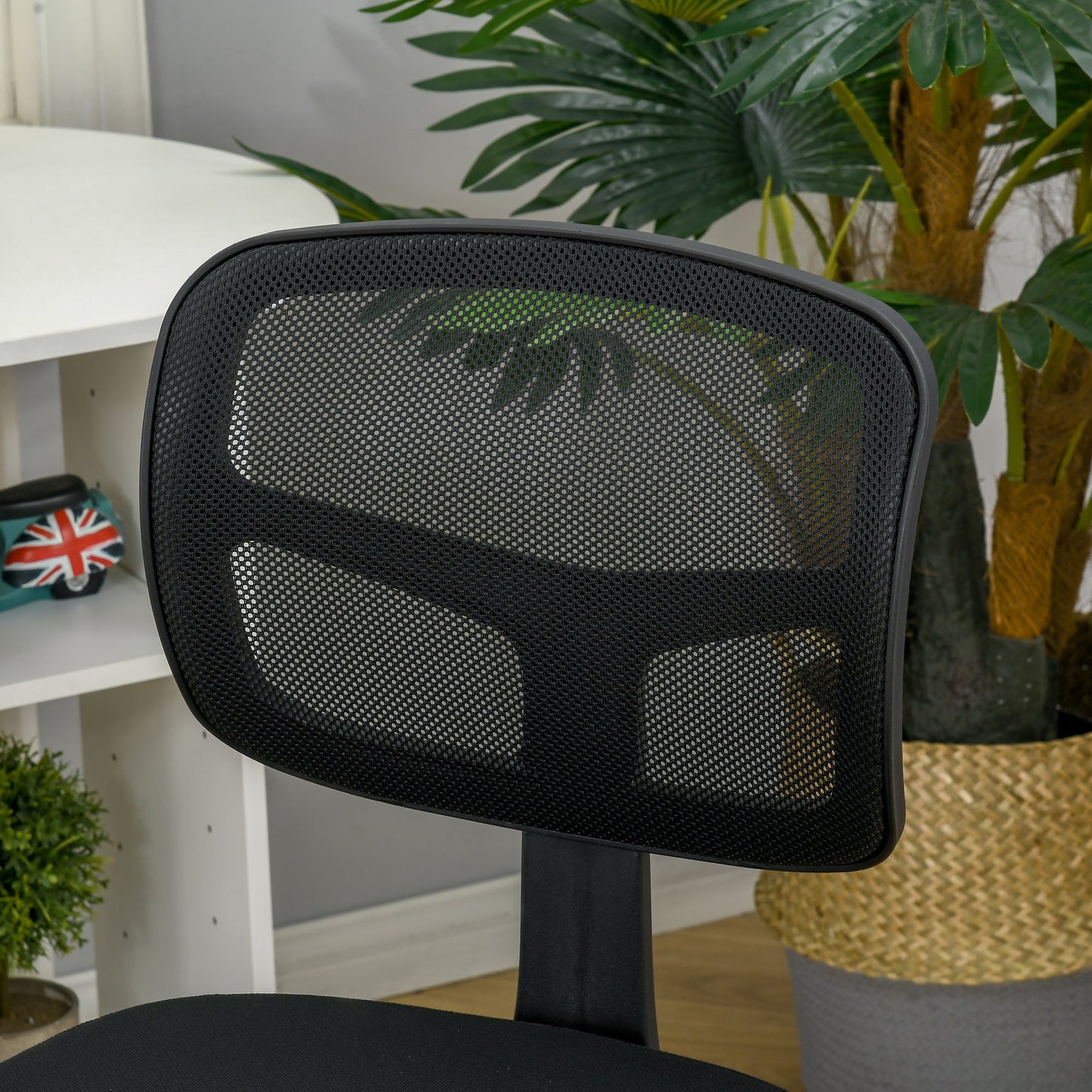 Ergonomic Mesh Office Chair Without Armrests and Height Adjustable, Black